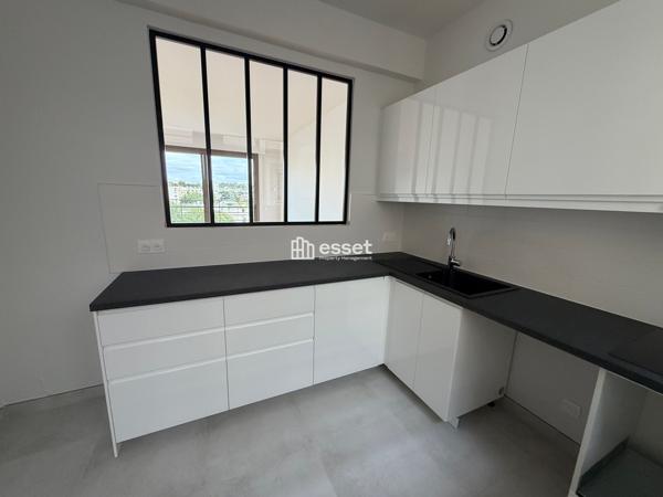 Location Appartement 2 pièces 63.68 m² - Saint-cloud 92210