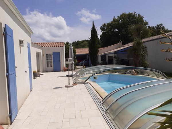 Entre nature préservée et océan - Élégante maison familiale avec piscine dans un cadre d'exception