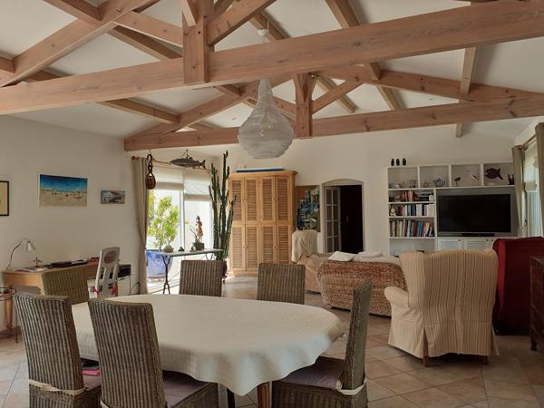 Entre nature préservée et océan - Élégante maison familiale avec piscine dans un cadre d'exception