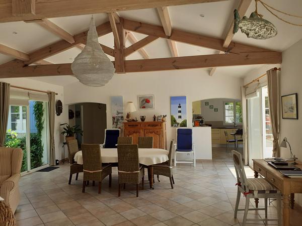 Entre nature préservée et océan - Élégante maison familiale avec piscine dans un cadre d'exception