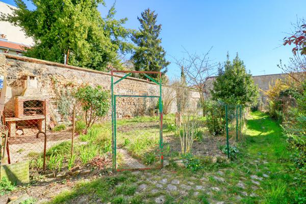 BOURG-LA-REINE - 2 pièces DUPLEX avec jardin et cave - Centre-ville
