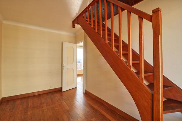 BOURG-LA-REINE - 2 pièces DUPLEX avec jardin et cave - Centre-ville