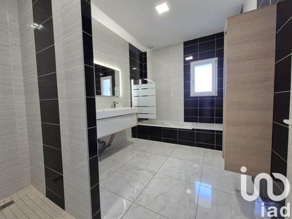 Maison 7 pièces de 338 m² à Saint-Marcel-lès-Valence (26320)