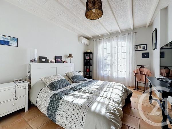 Maison à vendre  5 pièces - 231 m 2   MORIERES LES AVIGNON  - 84