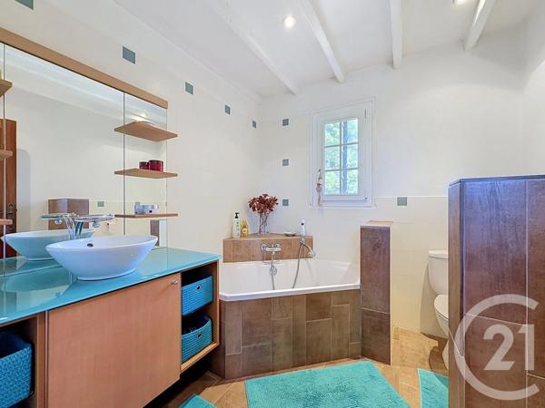 Maison à vendre  5 pièces - 231 m 2   MORIERES LES AVIGNON  - 84