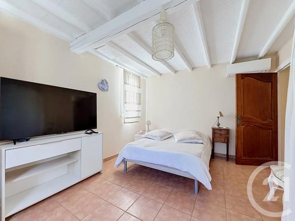 Maison à vendre  5 pièces - 231 m 2   MORIERES LES AVIGNON  - 84