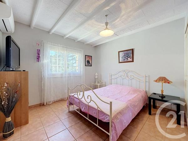 Maison à vendre  5 pièces - 231 m 2   MORIERES LES AVIGNON  - 84