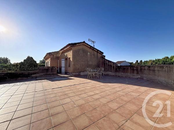 Maison à vendre  5 pièces - 231 m 2   MORIERES LES AVIGNON  - 84