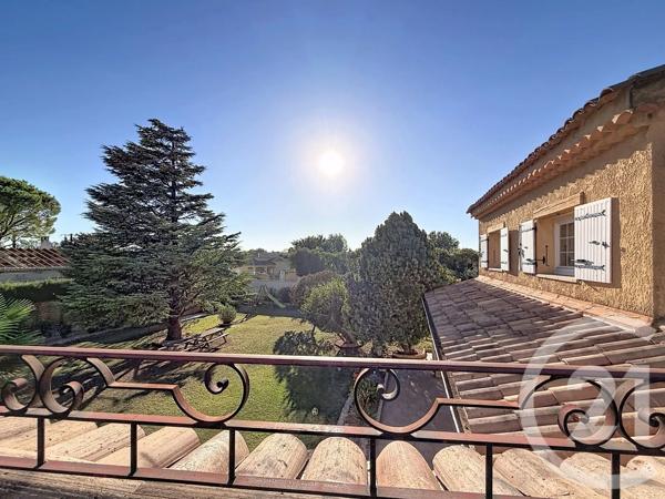 Maison à vendre  5 pièces - 231 m 2   MORIERES LES AVIGNON  - 84