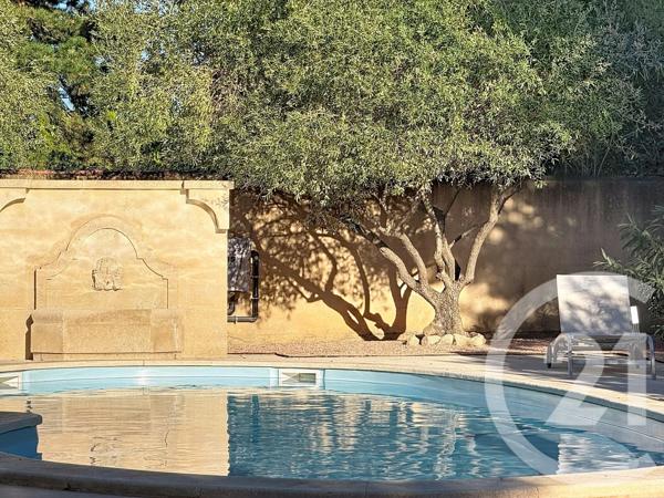 Maison à vendre  5 pièces - 231 m 2   MORIERES LES AVIGNON  - 84