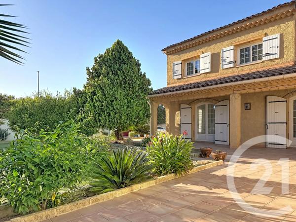 Maison à vendre  5 pièces - 231 m 2   MORIERES LES AVIGNON  - 84