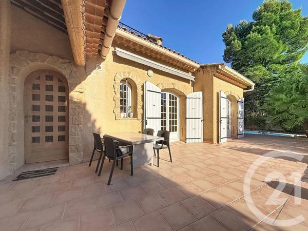 Maison à vendre  5 pièces - 231 m 2   MORIERES LES AVIGNON  - 84
