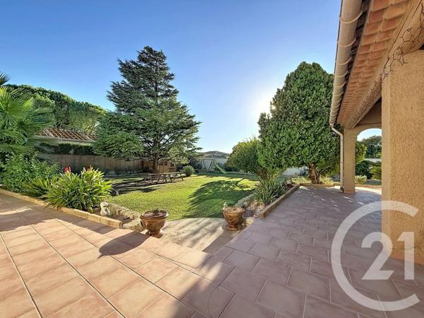 Maison à vendre  5 pièces - 231 m 2   MORIERES LES AVIGNON  - 84