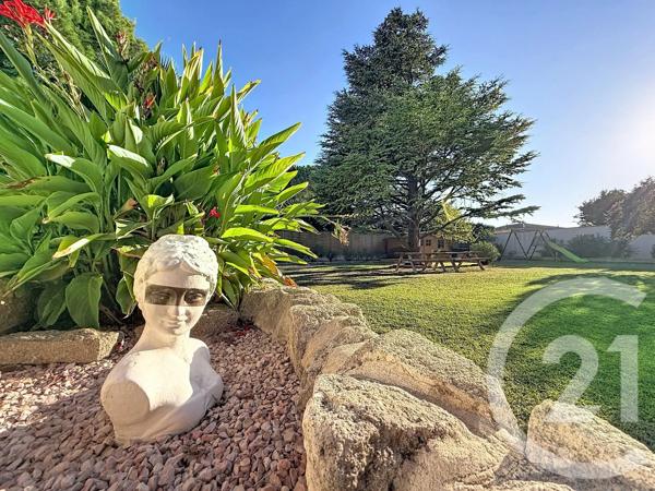 Maison à vendre  5 pièces - 231 m 2   MORIERES LES AVIGNON  - 84