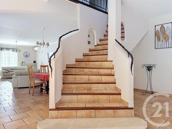 Maison à vendre  5 pièces - 231 m 2   MORIERES LES AVIGNON  - 84