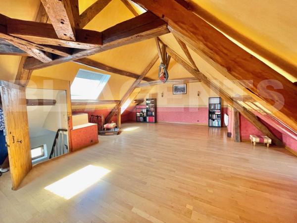 Maison de ville de 4/5 chambres en centre ville 