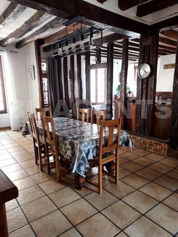 Maison de ville de 4/5 chambres en centre ville 