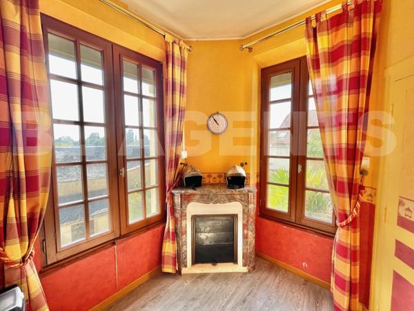 Maison de ville de 4/5 chambres en centre ville 