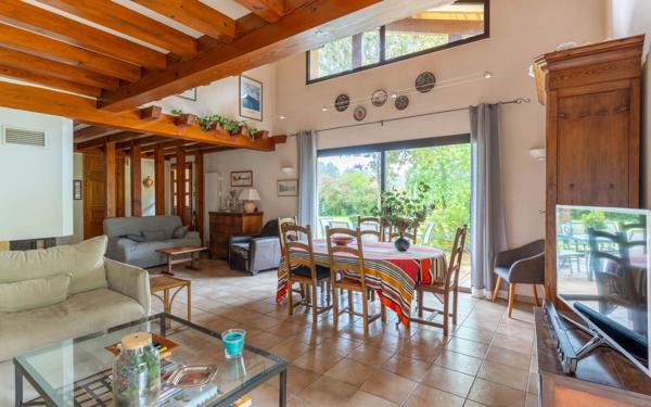 Maison à vendre    7 pièces •  Parentis-en-Born