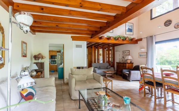 Maison à vendre    7 pièces •  Parentis-en-Born