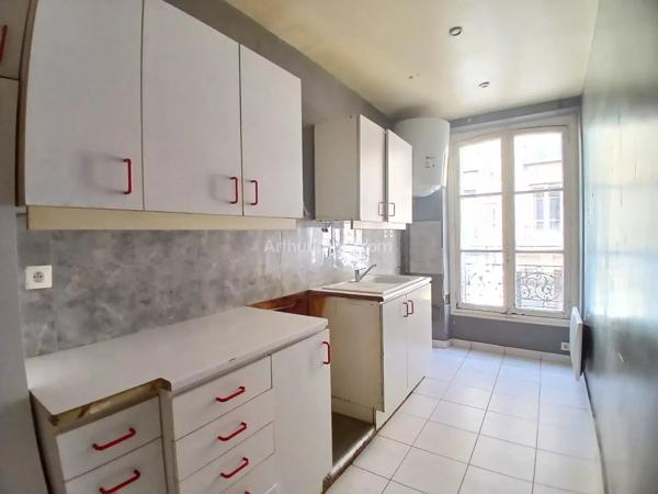 Vente                                                      Appartement
                        
                     2 pièces                      53 m2                     à Villeneuve-Saint-Georges
