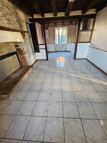 Maison en pierres avec grange