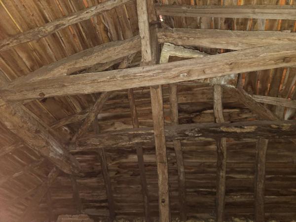 Maison en pierres avec grange