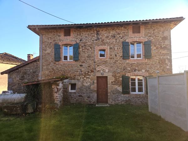 Maison en pierres avec grange