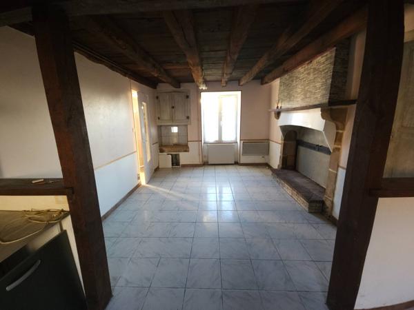 Maison en pierres avec grange
