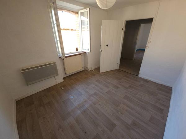 Maison en pierres avec grange