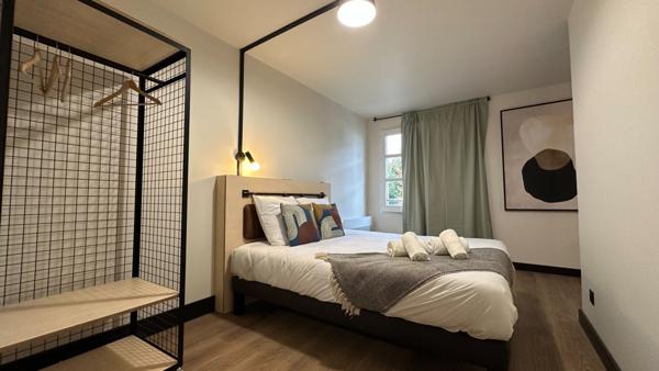 Dans résidence hôtelière, appartement meublé de 52 m2 Royalieu proche de l'ESCOM