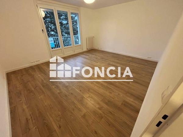 Location Appartement 4 pièces 80.82 m² - 3 RUE DU 8 MAI 1945 Saint Cyr Sur Loire 37540
