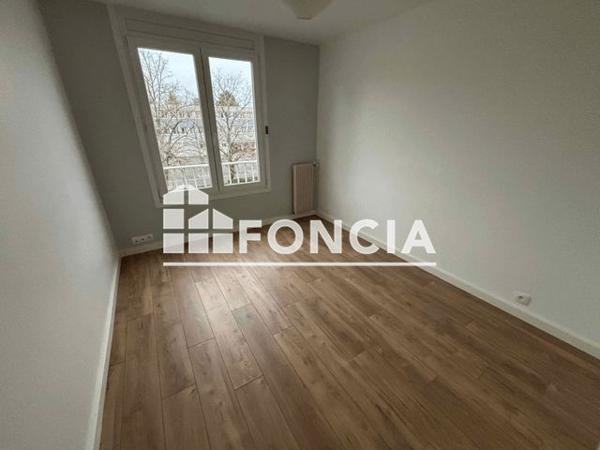 Location Appartement 4 pièces 80.82 m² - 3 RUE DU 8 MAI 1945 Saint Cyr Sur Loire 37540