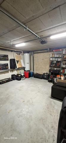 Cette maison de village de 61 m², nichée dans un cadre paisible, a été entièrement rénovée avec des matériaux haut de gamme.

 Les deux chambres, baignées de lumière, offrent un espace cosy, tandis que le bureau ou dressing permet une flexibilité parfaite. La cuisine, ouverte sur le salon-séjour, est équipée de façon moderne, avec des finitions soignées. 

Chaque fenêtre et la porte d’entrée sont en double vitrage, garantissant confort et isolation.

 Idéalement située, à quelques minutes de grandes villes comme Nemours ou Fontainebleau, à  1h20 de Paris et 2h20 de Disneyland Paris cette maison offre un équilibre parfait entre tranquillité villageoise et accessibilité urbaine.

N'hésitez pas à me contacter pour organiser une visite exceptionnelle.