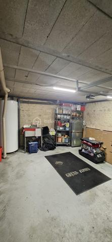 Cette maison de village de 61 m², nichée dans un cadre paisible, a été entièrement rénovée avec des matériaux haut de gamme.

 Les deux chambres, baignées de lumière, offrent un espace cosy, tandis que le bureau ou dressing permet une flexibilité parfaite. La cuisine, ouverte sur le salon-séjour, est équipée de façon moderne, avec des finitions soignées. 

Chaque fenêtre et la porte d’entrée sont en double vitrage, garantissant confort et isolation.

 Idéalement située, à quelques minutes de grandes villes comme Nemours ou Fontainebleau, à  1h20 de Paris et 2h20 de Disneyland Paris cette maison offre un équilibre parfait entre tranquillité villageoise et accessibilité urbaine.

N'hésitez pas à me contacter pour organiser une visite exceptionnelle.