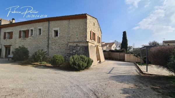 Maison en pierre avec Piscine et Terrain