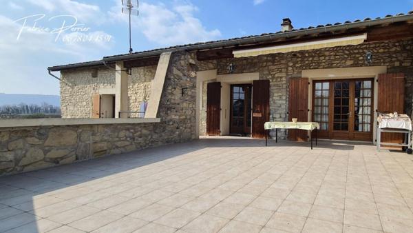 Maison en pierre avec Piscine et Terrain