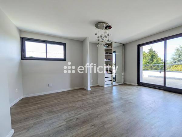 Maison
         8 pièces
        - 260 m² Bien prestige 925 000 € *