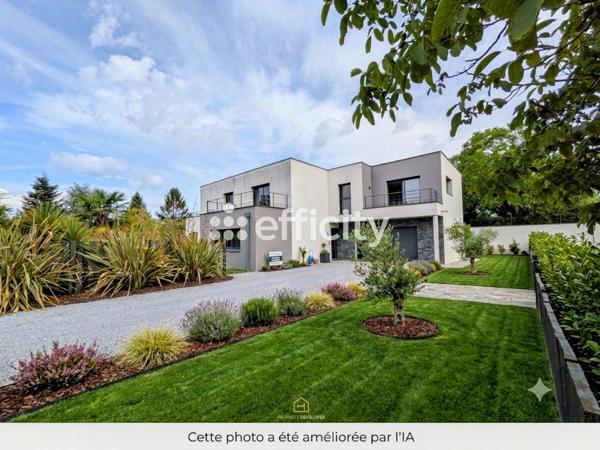 Maison
         8 pièces
        - 260 m² Bien prestige 925 000 € *