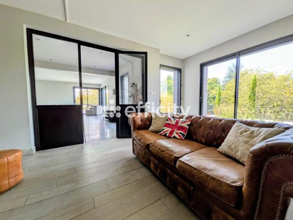 Maison
         8 pièces
        - 260 m² Bien prestige 925 000 € *