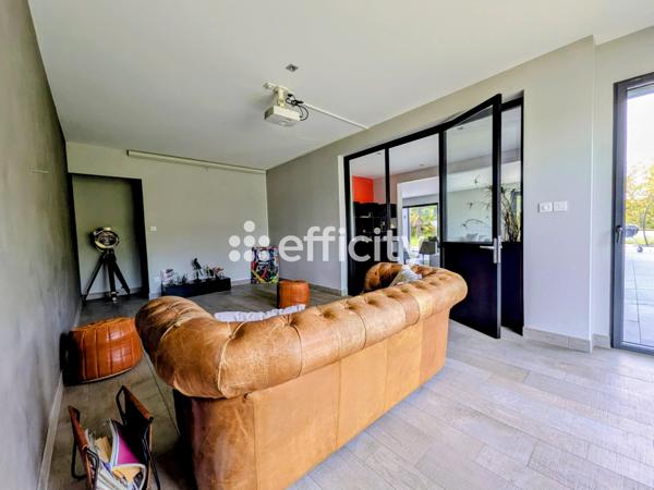 Maison
         8 pièces
        - 260 m² Bien prestige 925 000 € *