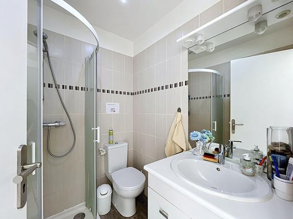 Maison Loriol Sur Drome 6 chambres, terrain 1230m², spa, bon DPE.