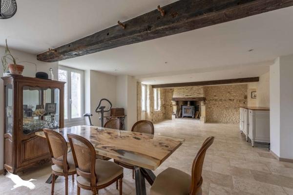 Maison à vendre 179 655 € Saint-Martin-de-Coux 5 p 147 m² DPE C