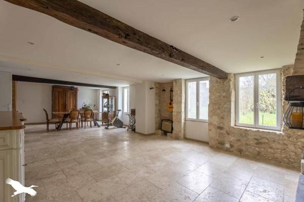 Maison à vendre 179 655 € Saint-Martin-de-Coux 5 p 147 m² DPE C