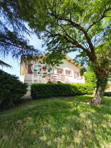 Maison de 78m2, 2 chambres, garage et terrain 1 hectare