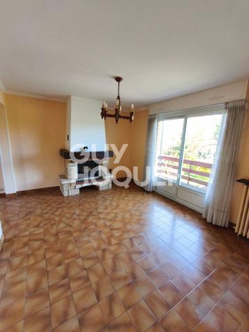 Maison de 78m2, 2 chambres, garage et terrain 1 hectare