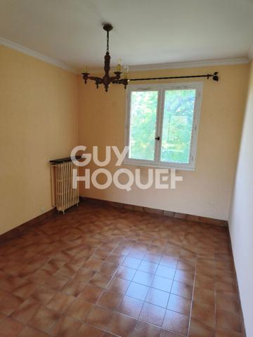 Maison de 78m2, 2 chambres, garage et terrain 1 hectare
