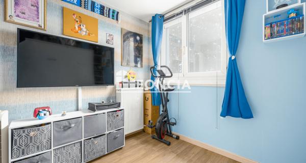À vendre Appartement 4 pièces 71 m² - Combs-la-ville 77380