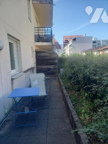 BESANCON RUE GARIBALDI STUDIO AVEC TERRASSE ET JARDINET