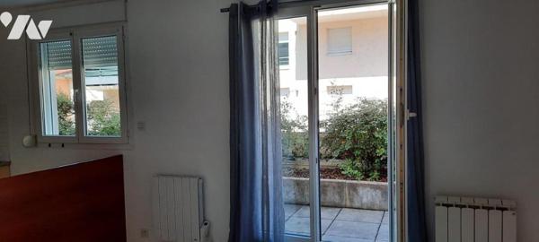 BESANCON RUE GARIBALDI STUDIO AVEC TERRASSE ET JARDINET